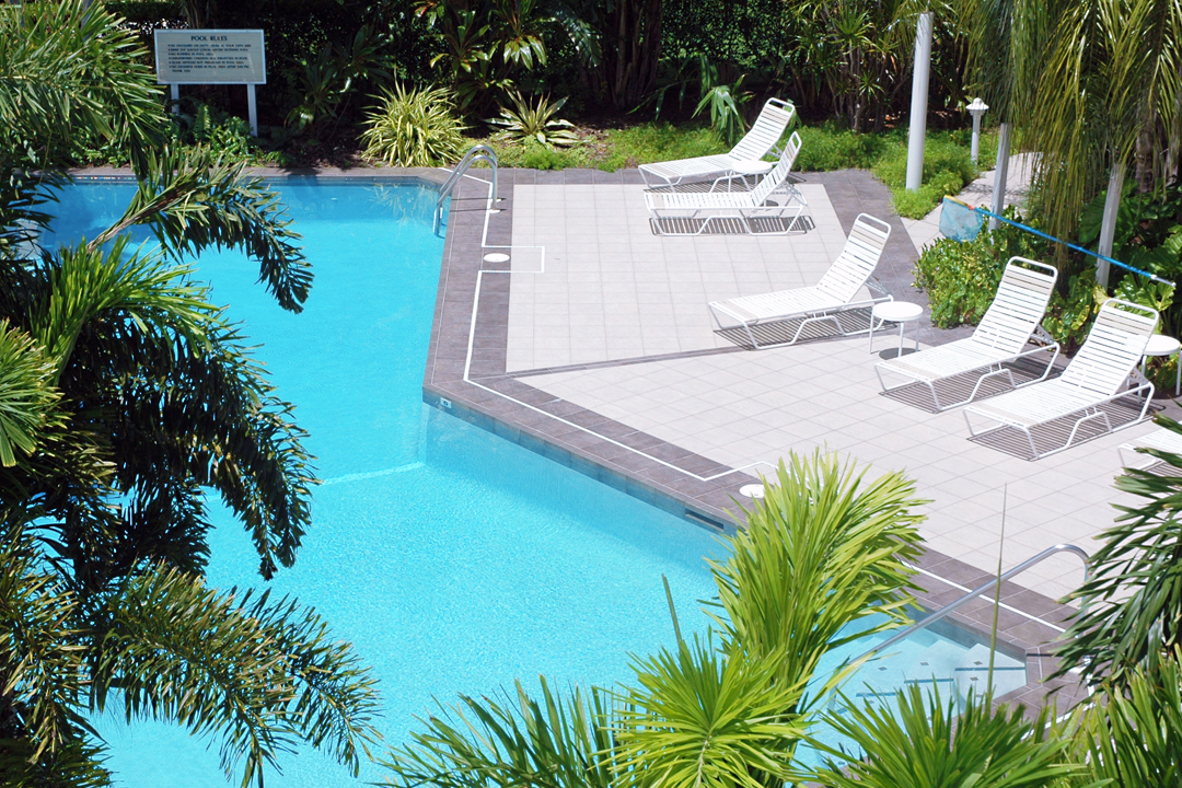 cayman club swimming pool
